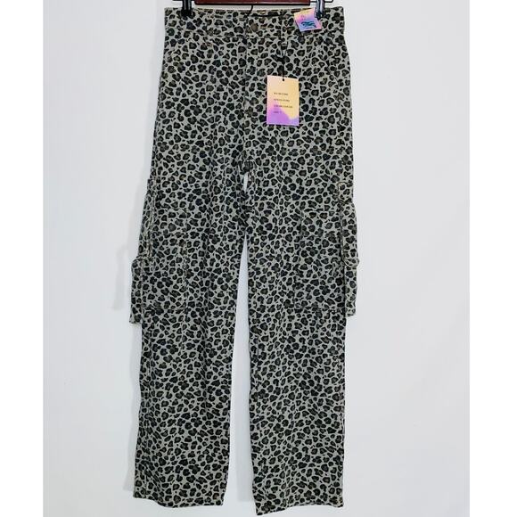 NWT Your Cute Jeans Girl's Cargo Jeans in Animal Print - Wide Leg - Size 7 - Picture 1 of 9
